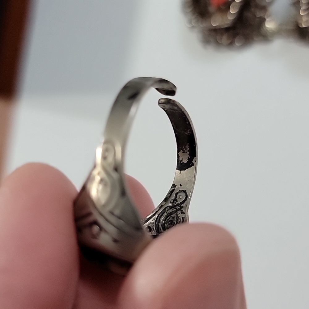 Vintage GET SMART TV Series AGENT 86 & 89 adjustable ring - Picture 8 of 8